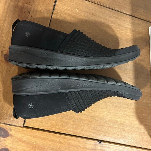 BZEES Sz 8 Black Glee Comfort Slip On Ribbed  Lightweight Knit Upper Stretch Sho - Picture 10 of 10